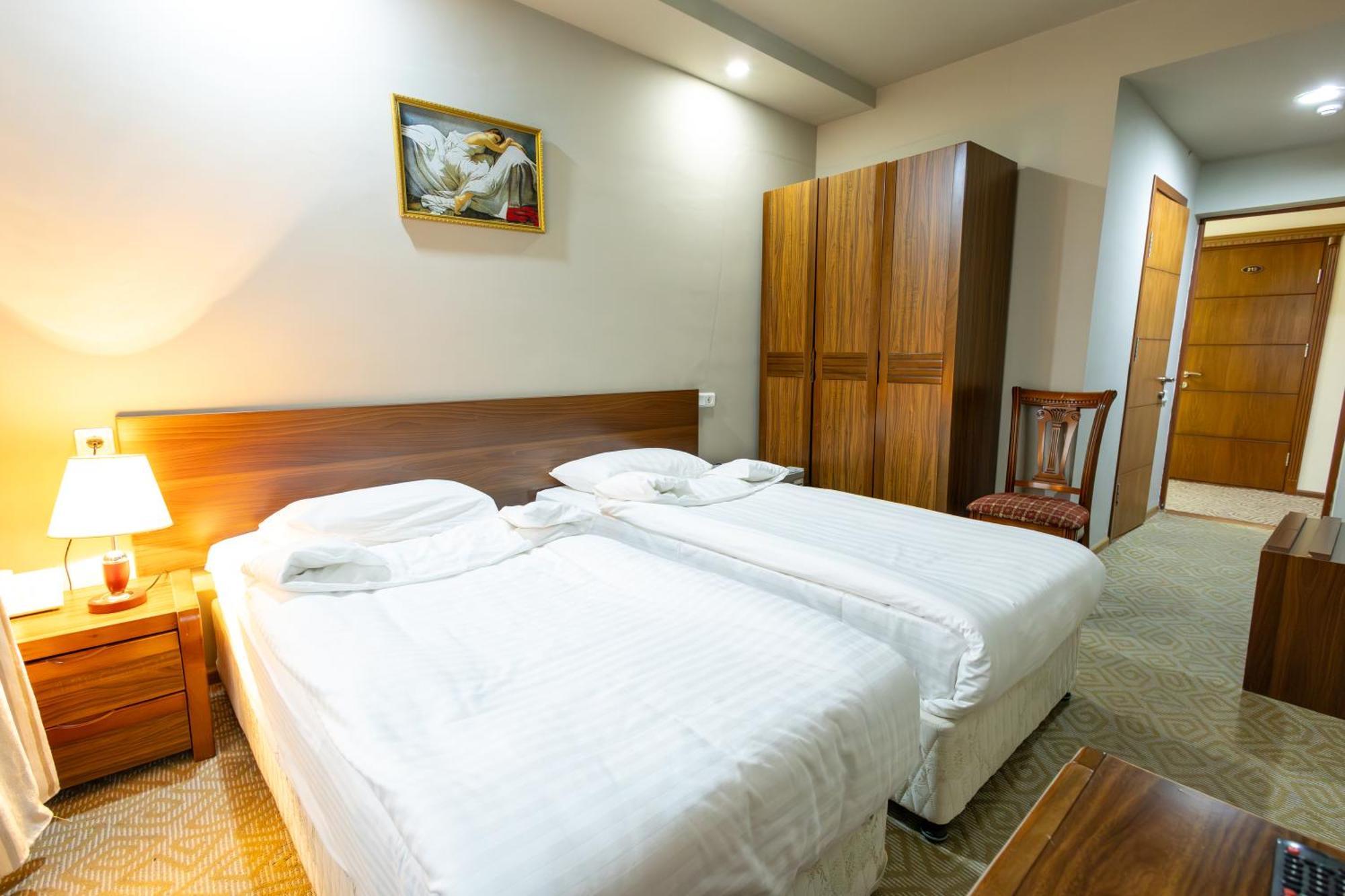 Gyumri Hotel Екстериор снимка